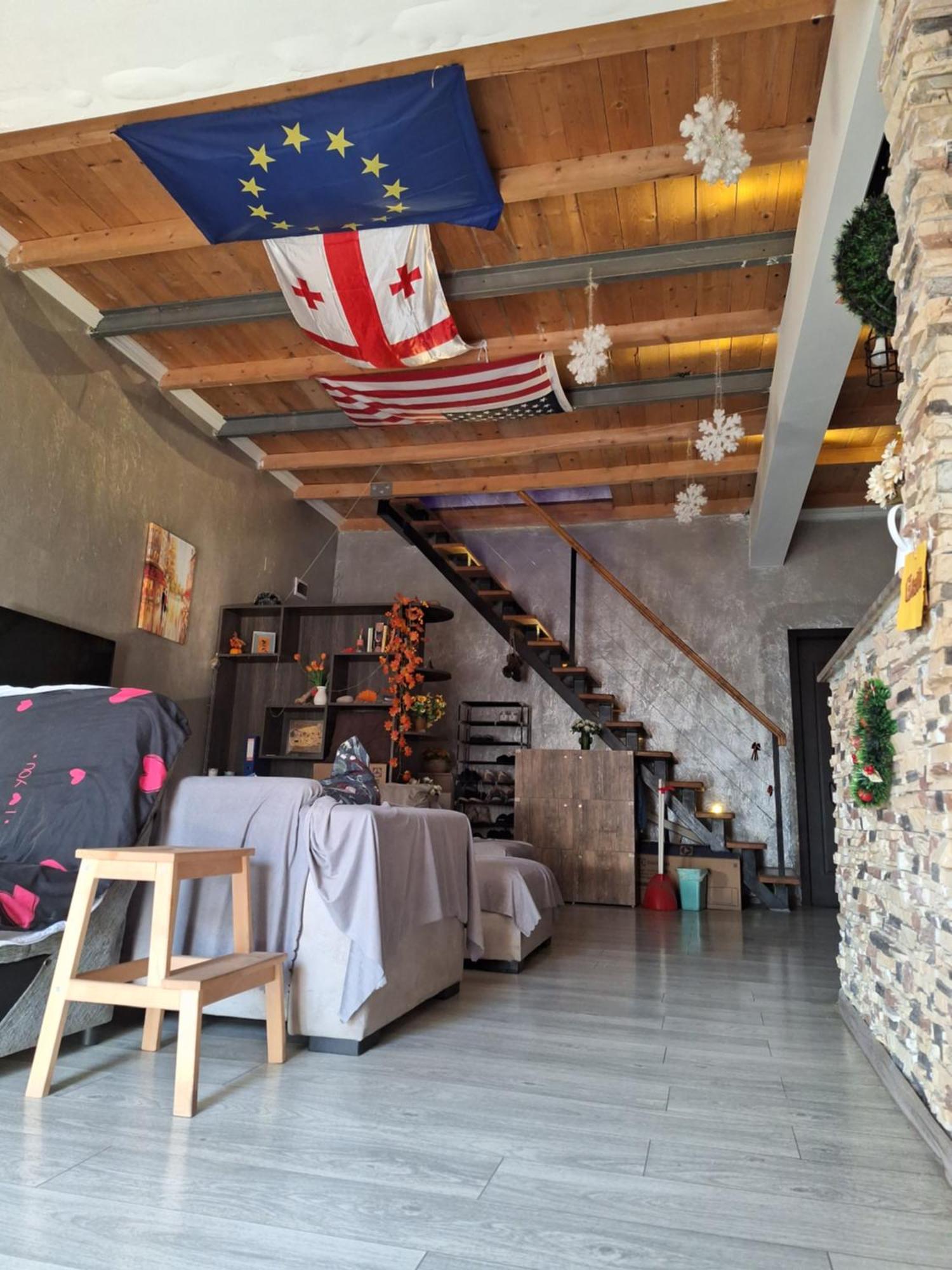 Chase Dream Hostel追梦空间 Batum Dış mekan fotoğraf